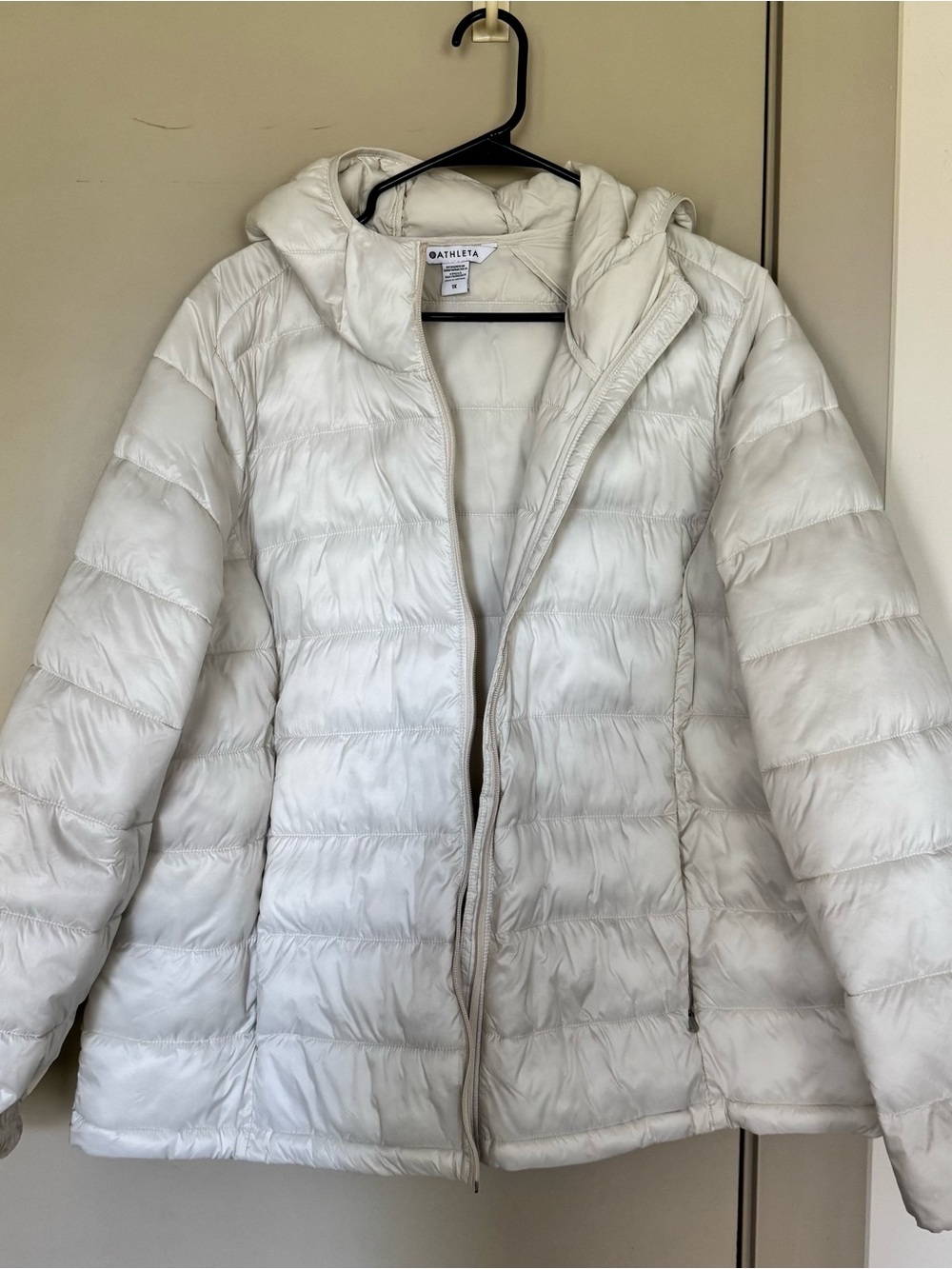 Athleta Light Ivory Hooded Packable Puffer Jacket